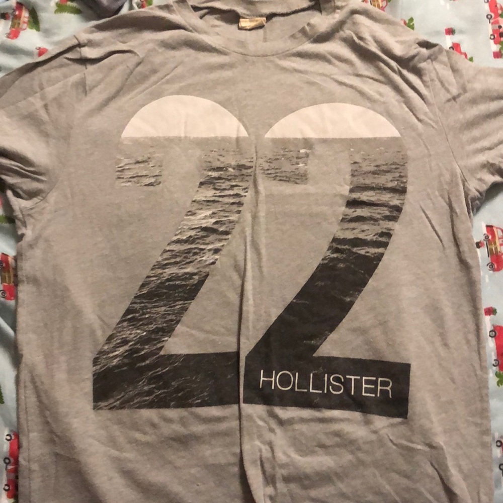 Grey hollister shirt